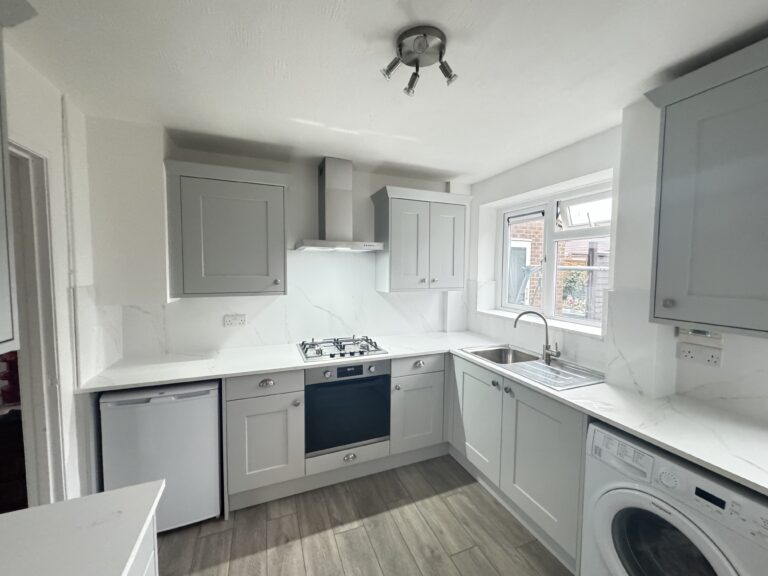 DIY Kitchens-Grey Shaker - Comtemporary