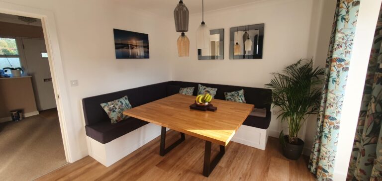 Diy Kitchen - Bespoke Colour -Contemporary Seating Area