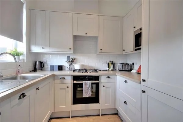 Howdens Shaker - Classic