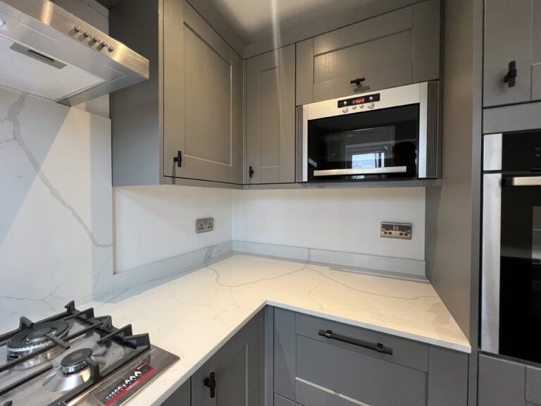 Howdens - Slate Grey Shaker - Classic